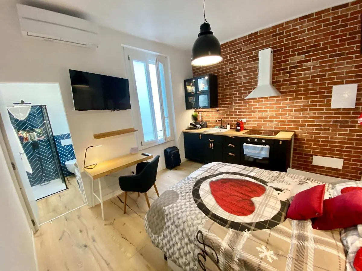 Apartment Lovely, Mod Design Original & Quality Studio Best Location Florence Italy